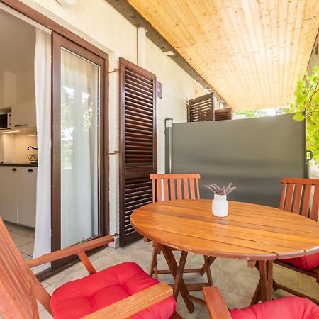 Apartments Vladan With Terrace Baska  Luaran gambar