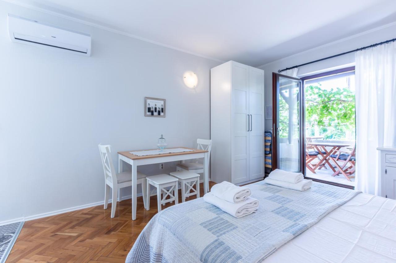 Apartments Vladan With Terrace Baska  Luaran gambar
