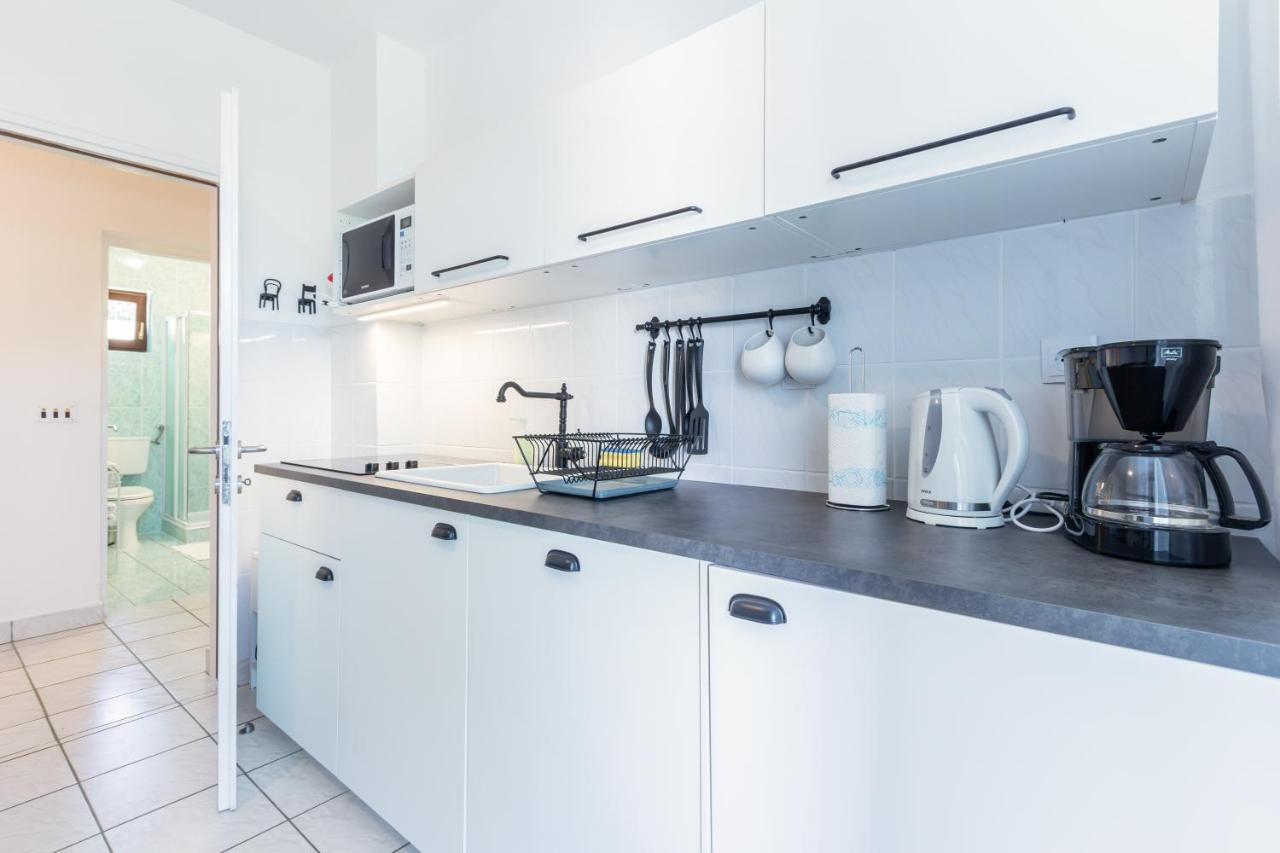 Apartments Vladan With Terrace Baska  Luaran gambar