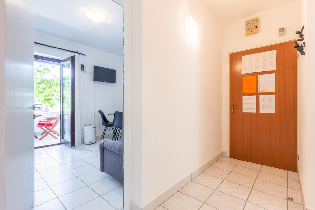 Apartments Vladan With Terrace Baska  Luaran gambar