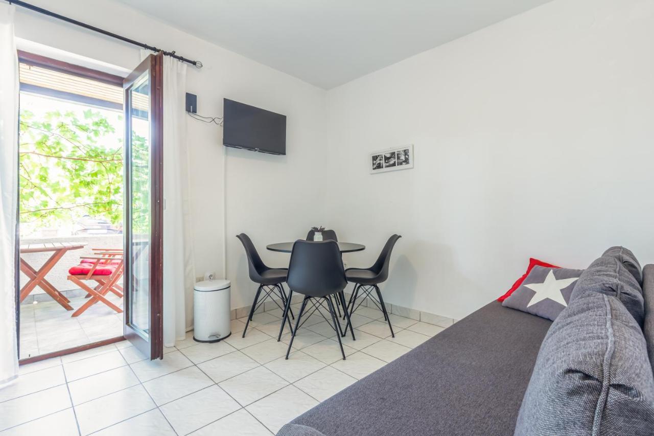 Apartments Vladan With Terrace Baska  Luaran gambar
